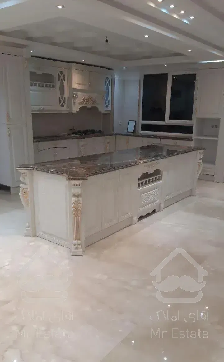 ۱۸۰ متر . دو پارکینگه. نوساز.