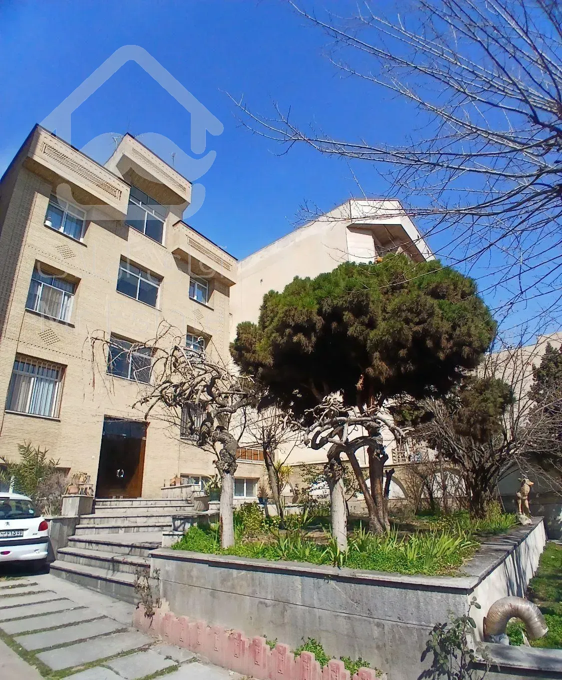 فروش آپارتمان ۱۸۰ متری ۳ خوابه طبقه ۲ در زرگنده