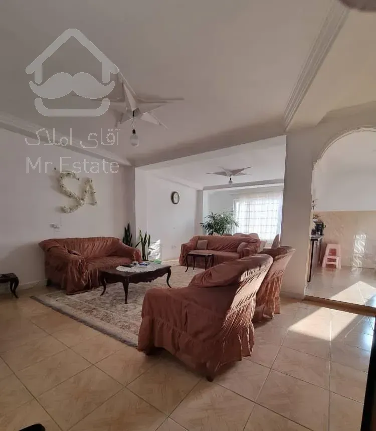 102 متری / خوش نقشه / نورگیر / تراس