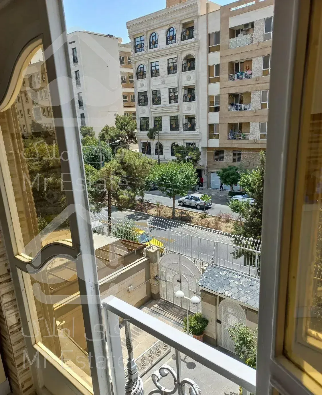 ۱۰۷ متر دو خوابه بر آلاله شرقی