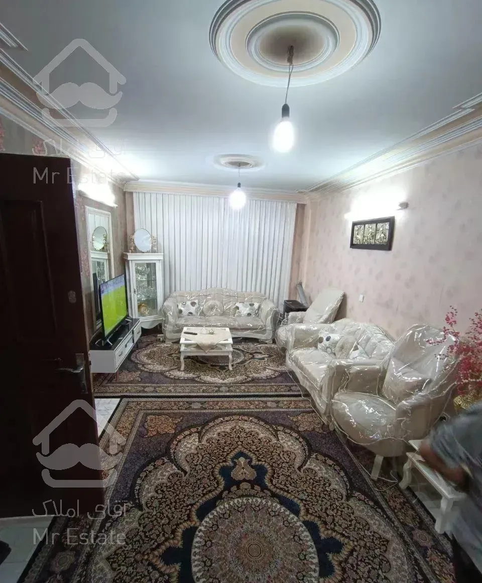 ۵۵متر/تک واحدی/نزدیک‌ مترو/سالن و اتاق پرده خور