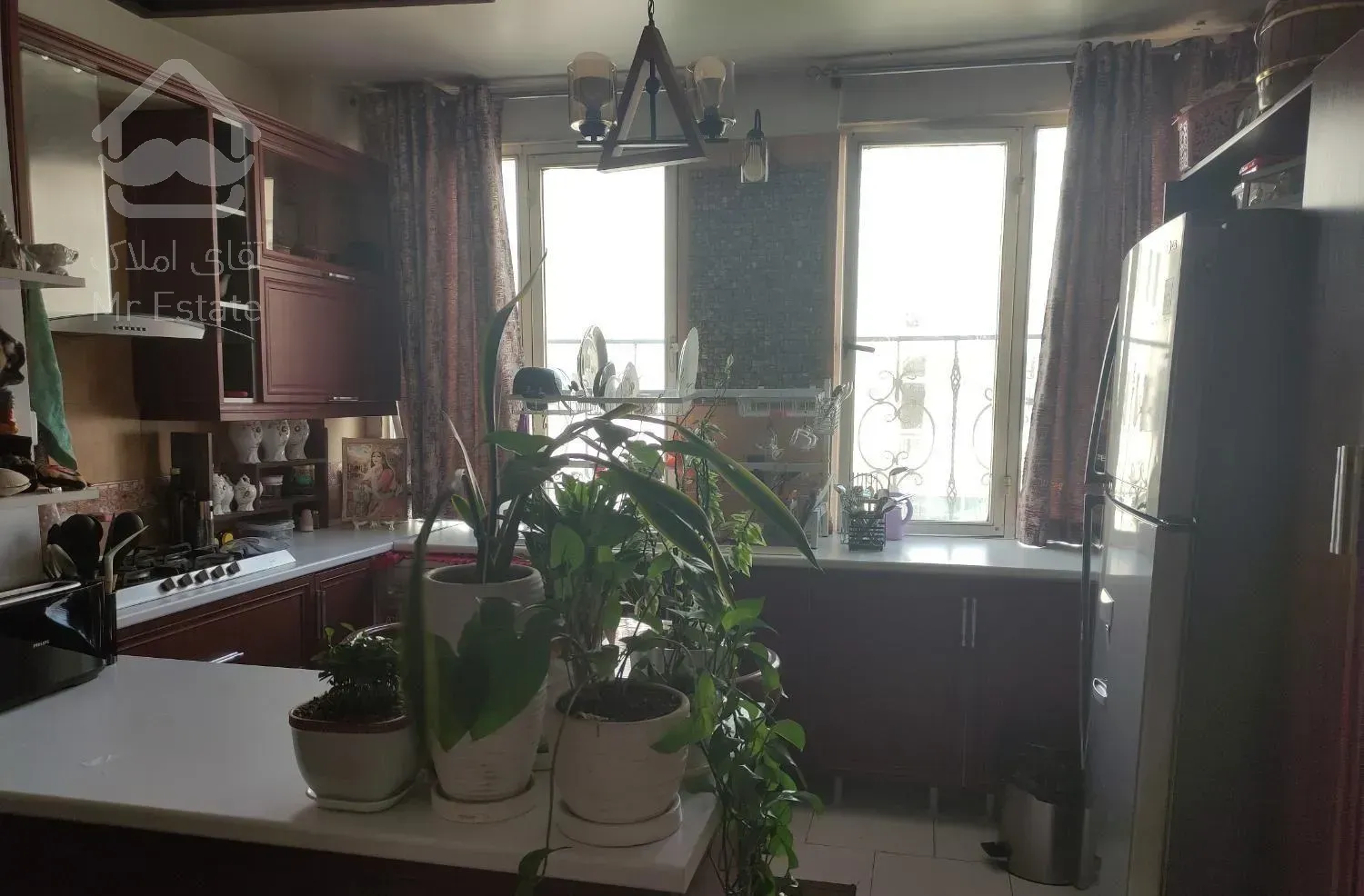 66 متری کم واحد نورگیر عالی خوش نقشه و تمیز