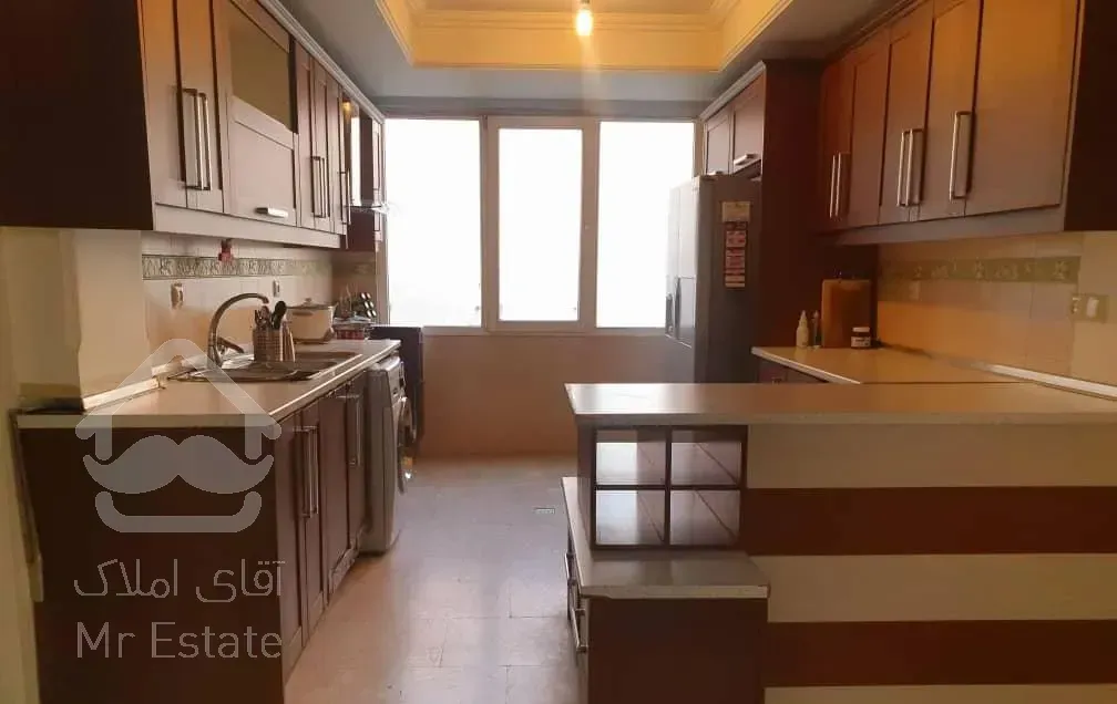 ٩٠متر تک واحدی شمال ستارخان با پارکینگ و انباری