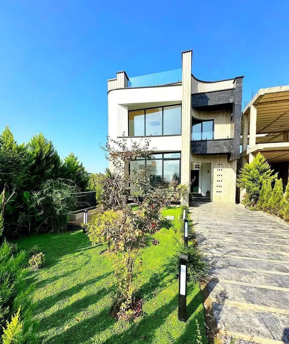 فروش ویلا ۲۵۰متری دوبلکس(مشرف به کوه و جنگل)