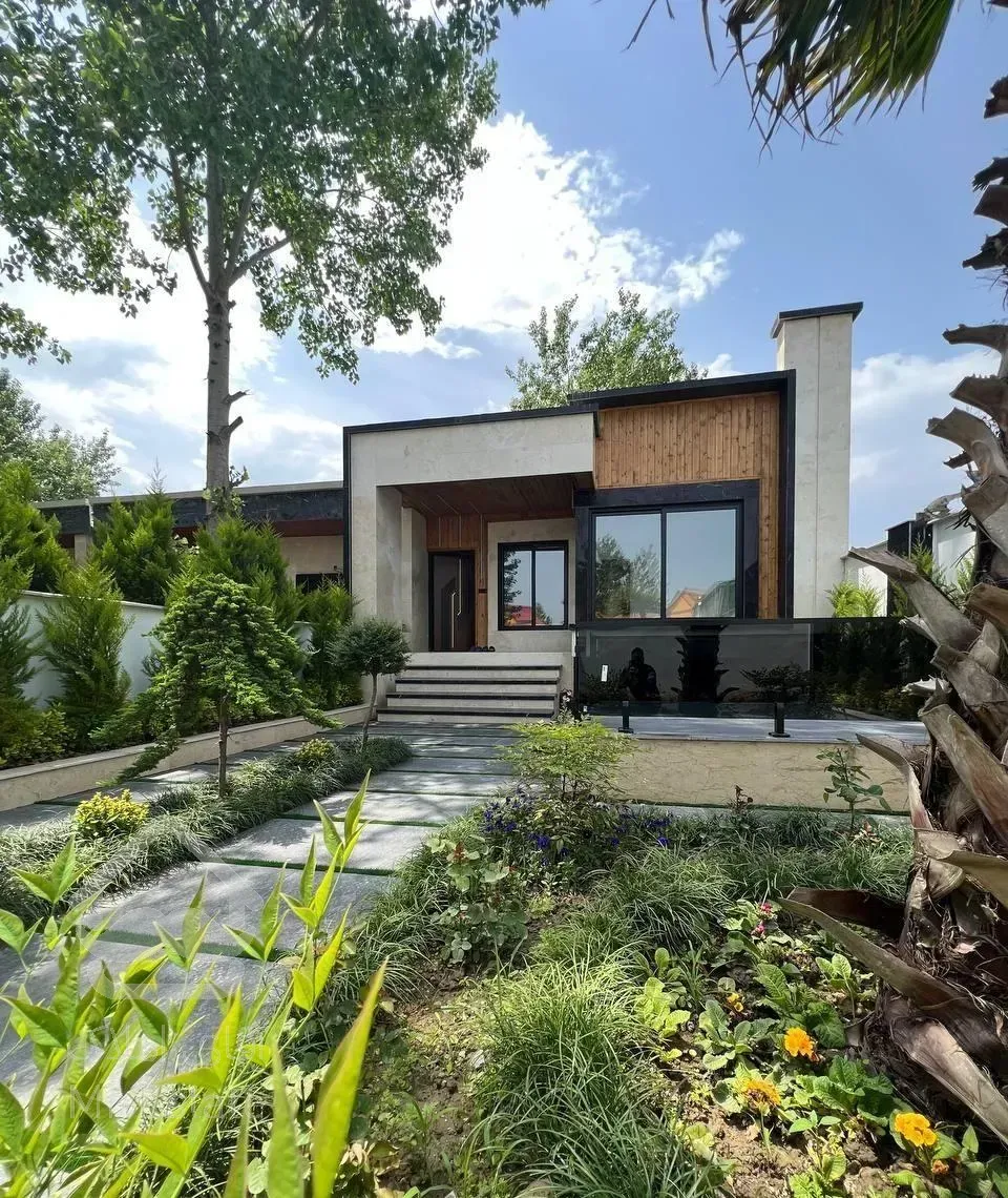 ویلا۳۰۰مترمشجرشخصی سازسندداربالادست جاده واقعی کل