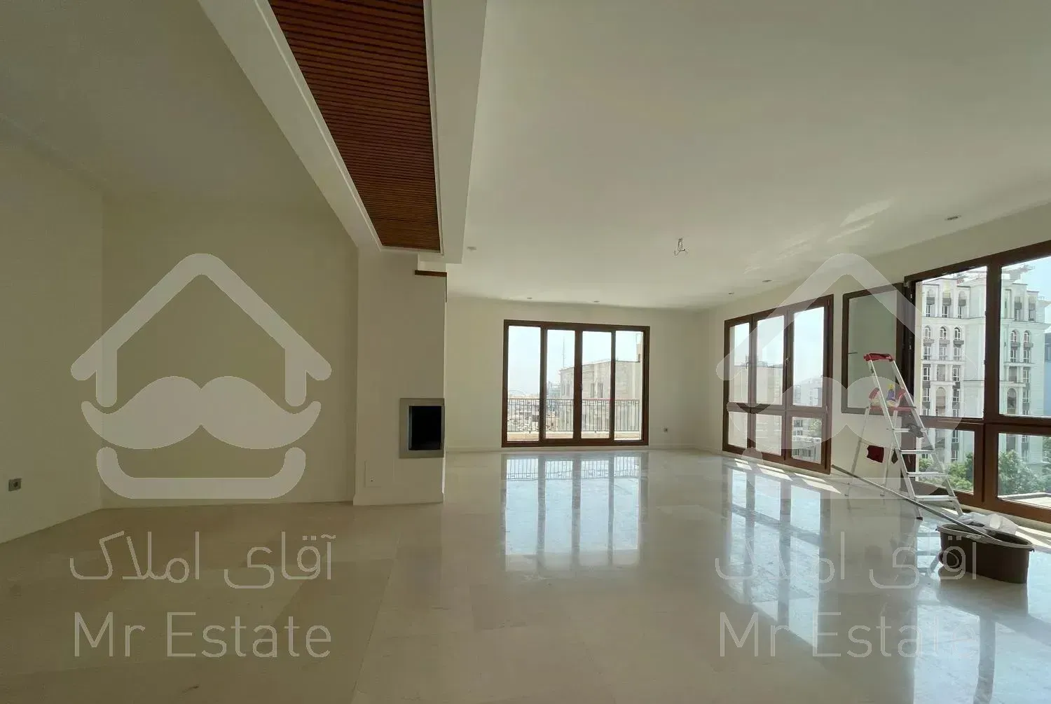 کامرانیه شمالی ۲۲۰ متر ۳ خواب شیک تراس بزرگ