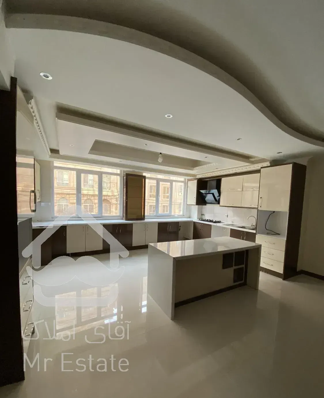 ١٥٠ متر ٣ خواب ٢ پارکینگ فردوس شرق