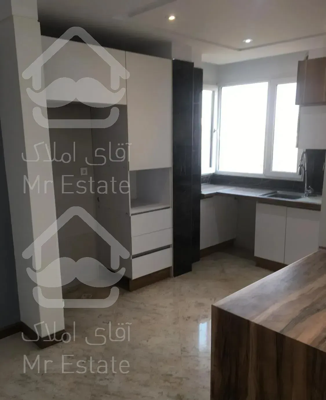 ۱۳۰ متر ۳ خواب نوساز تکواحدی فول امکانات بر میدان