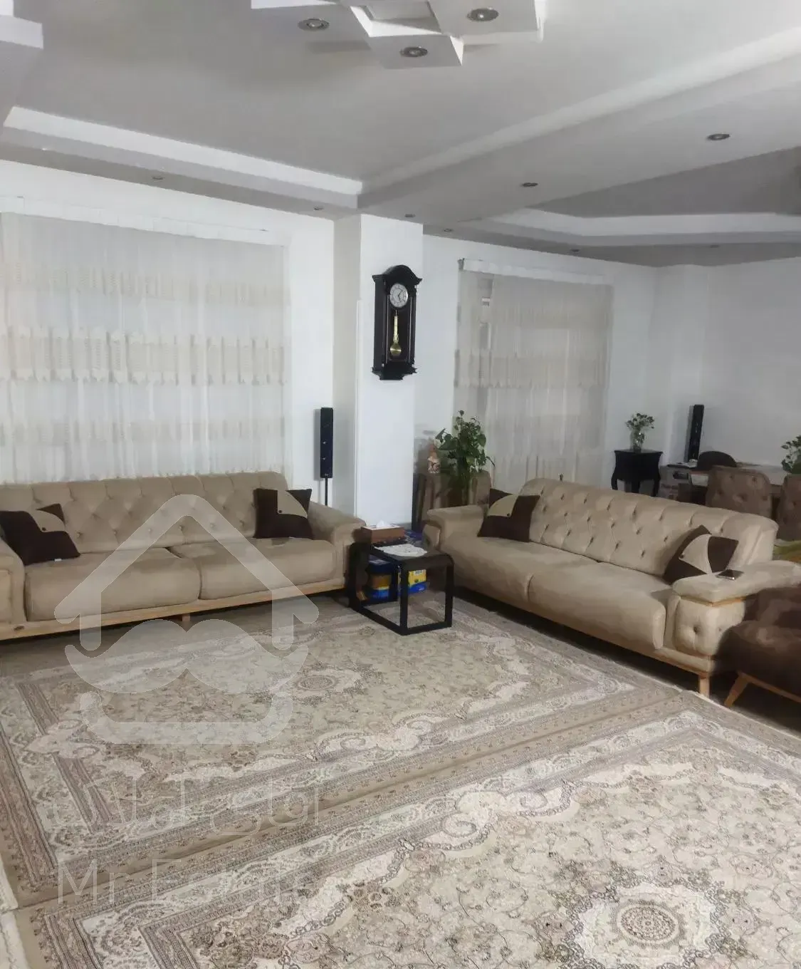 اجاره طبقه اول راه جدا 140 متر سه خوابه قصاب محله