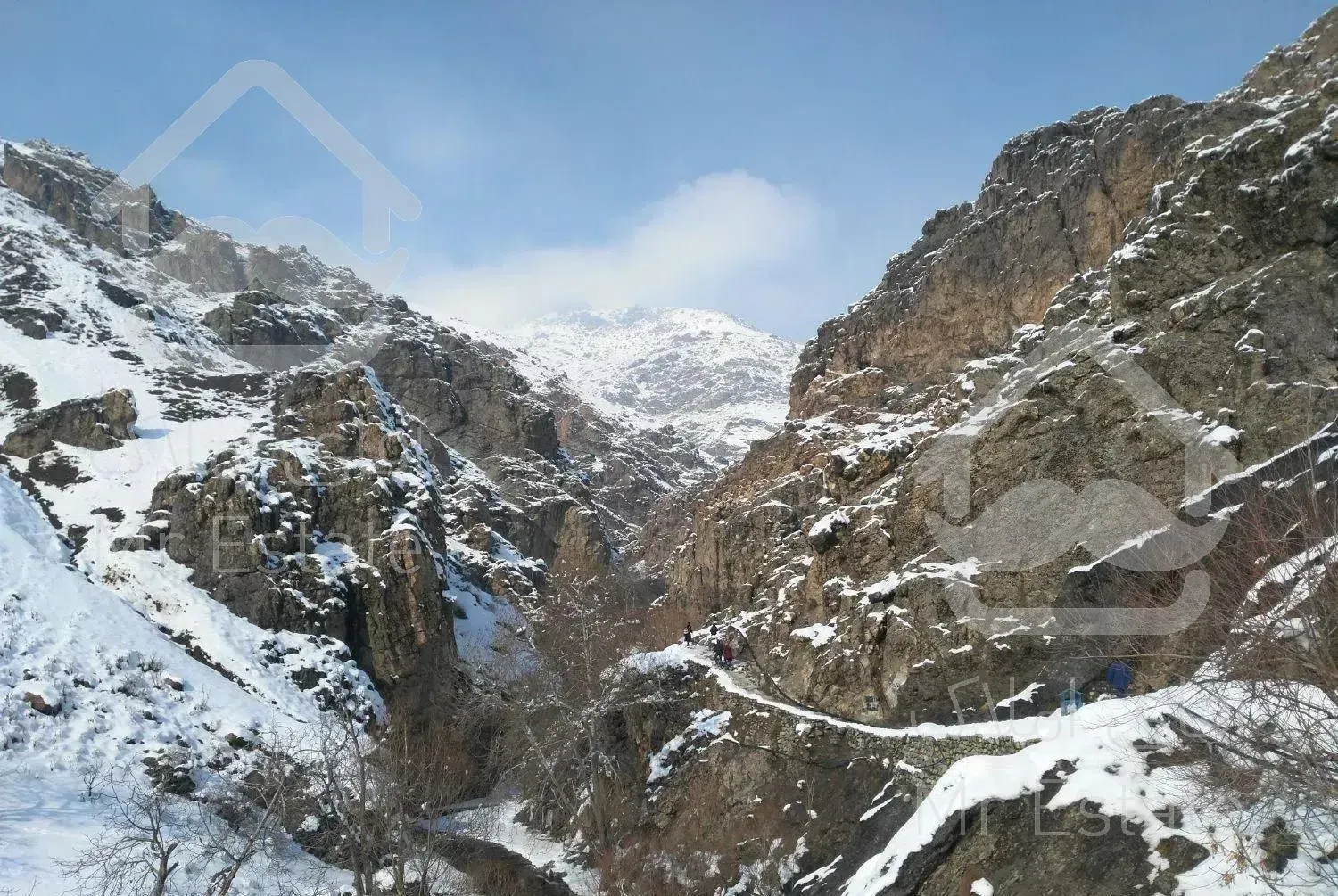 115 متر دربند باغ شاطر