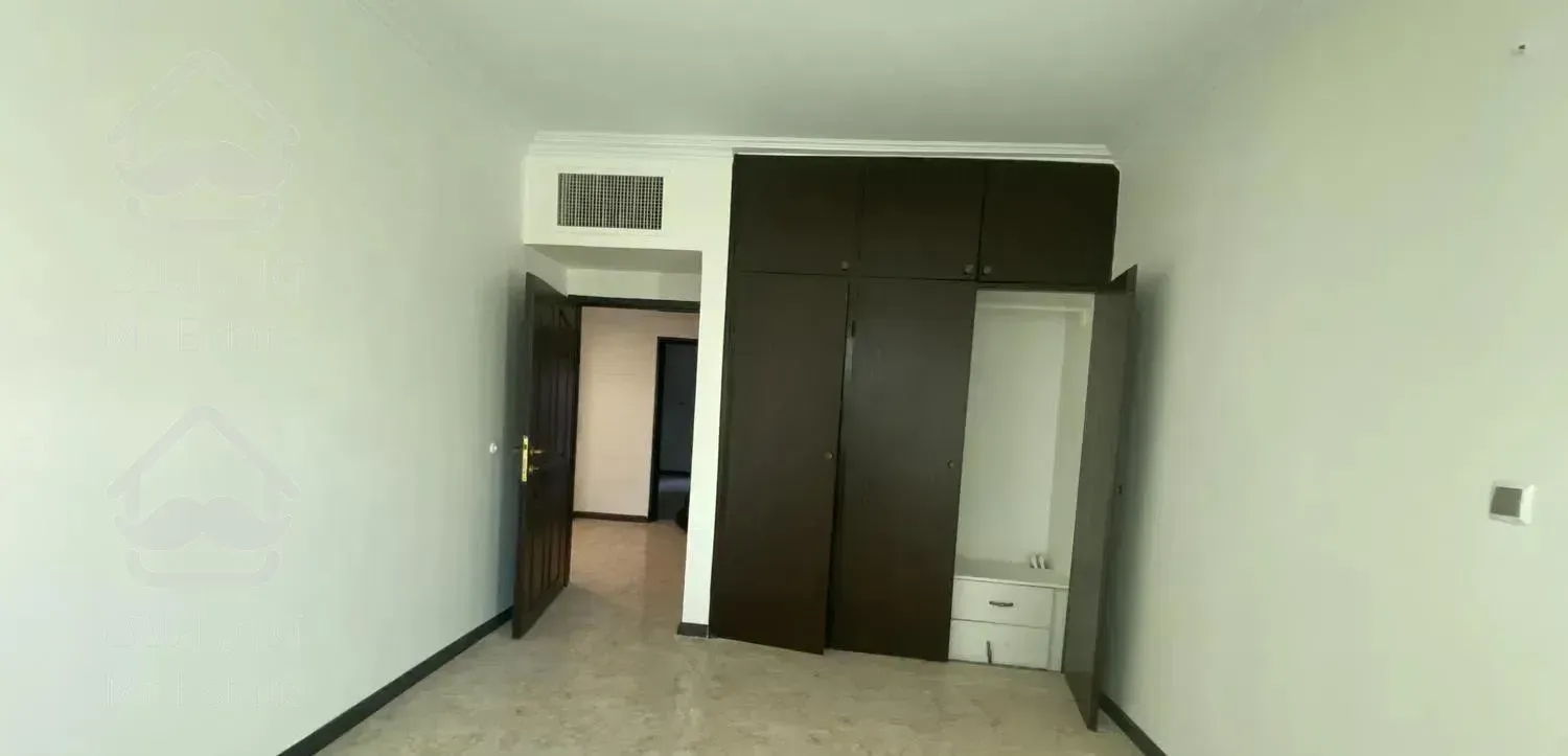 تاپ لوکیشن ازگل،۱۸۷متر،سه خواب، سرایدار،٣انباری