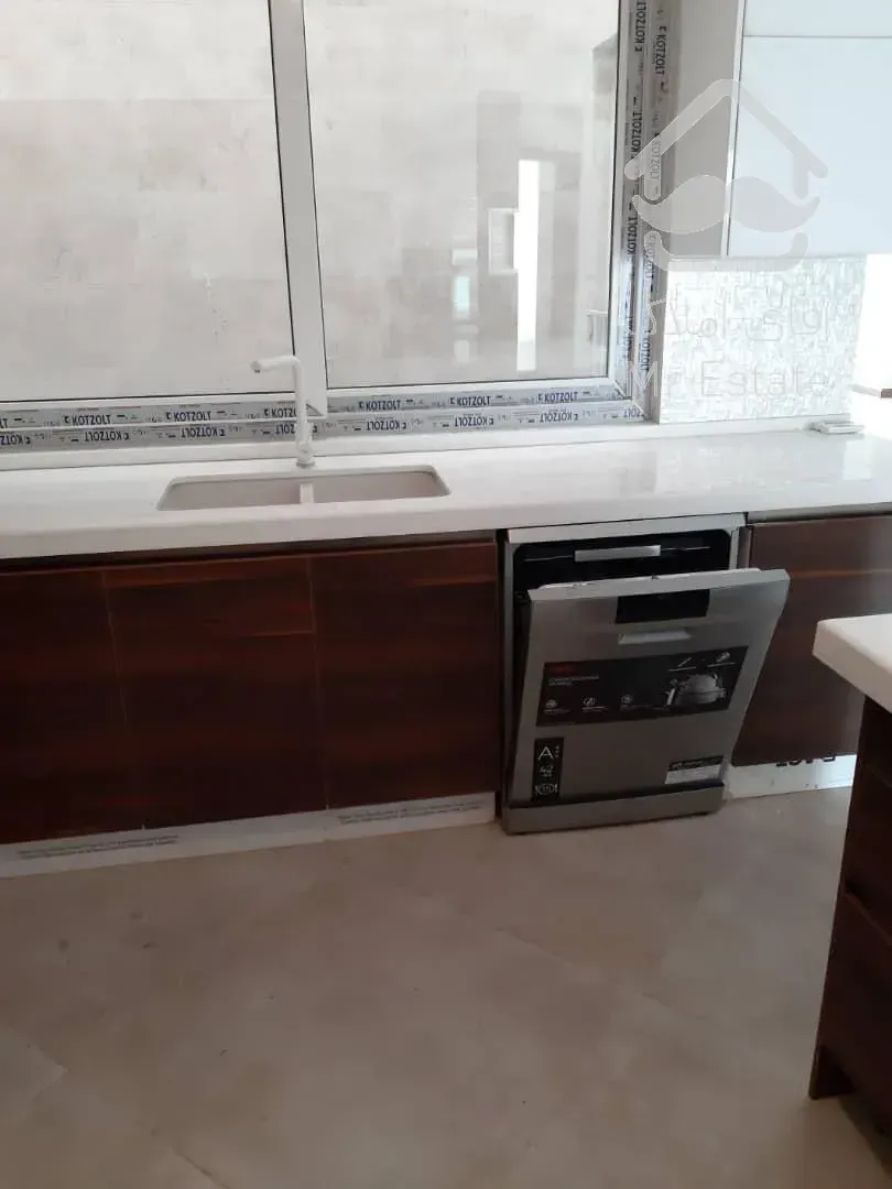 خرید آپارتمان 160 متری نیاوران