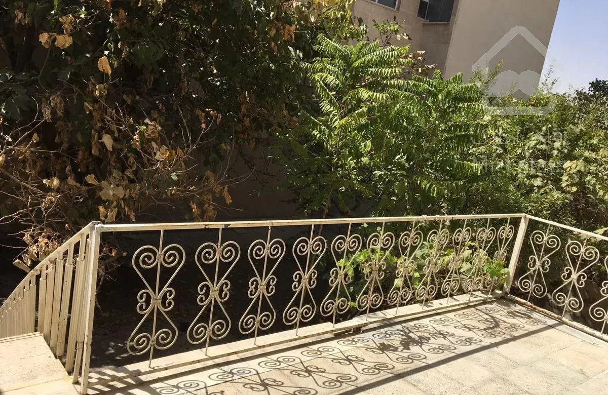 ویلا باغ ۱۲۷ متر