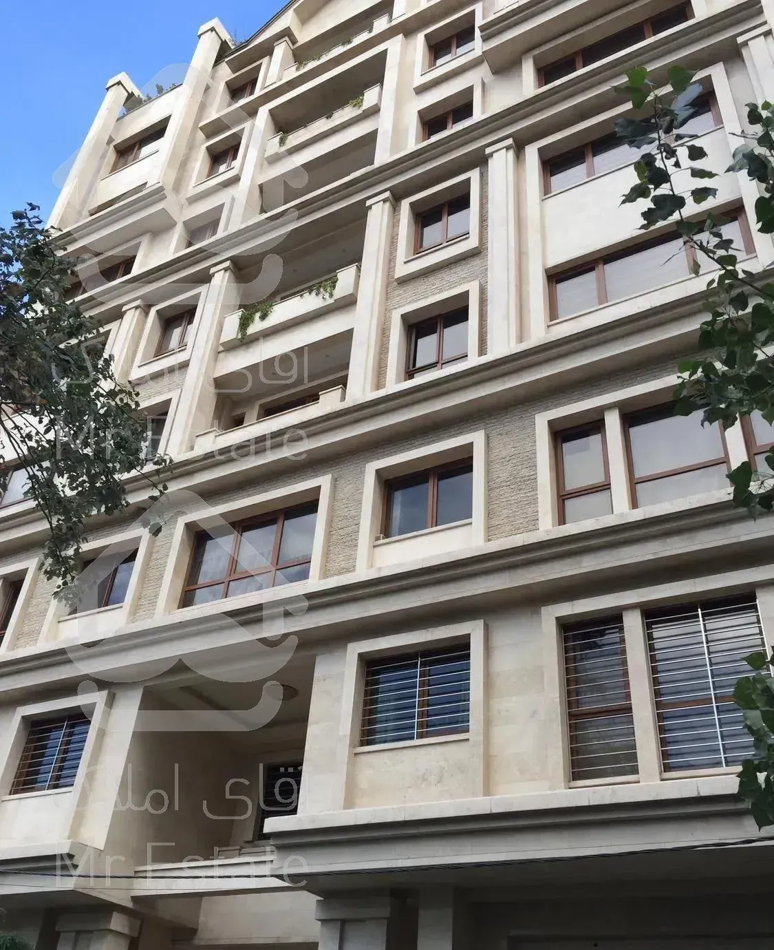 آپارتمان ۱۶۸ متر ۳ خوابه اختیاریه