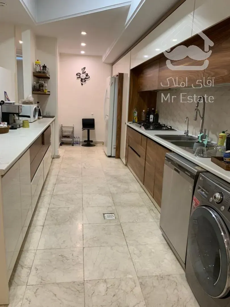 ٢٢٠ متری برج کوه نور کامرانیه