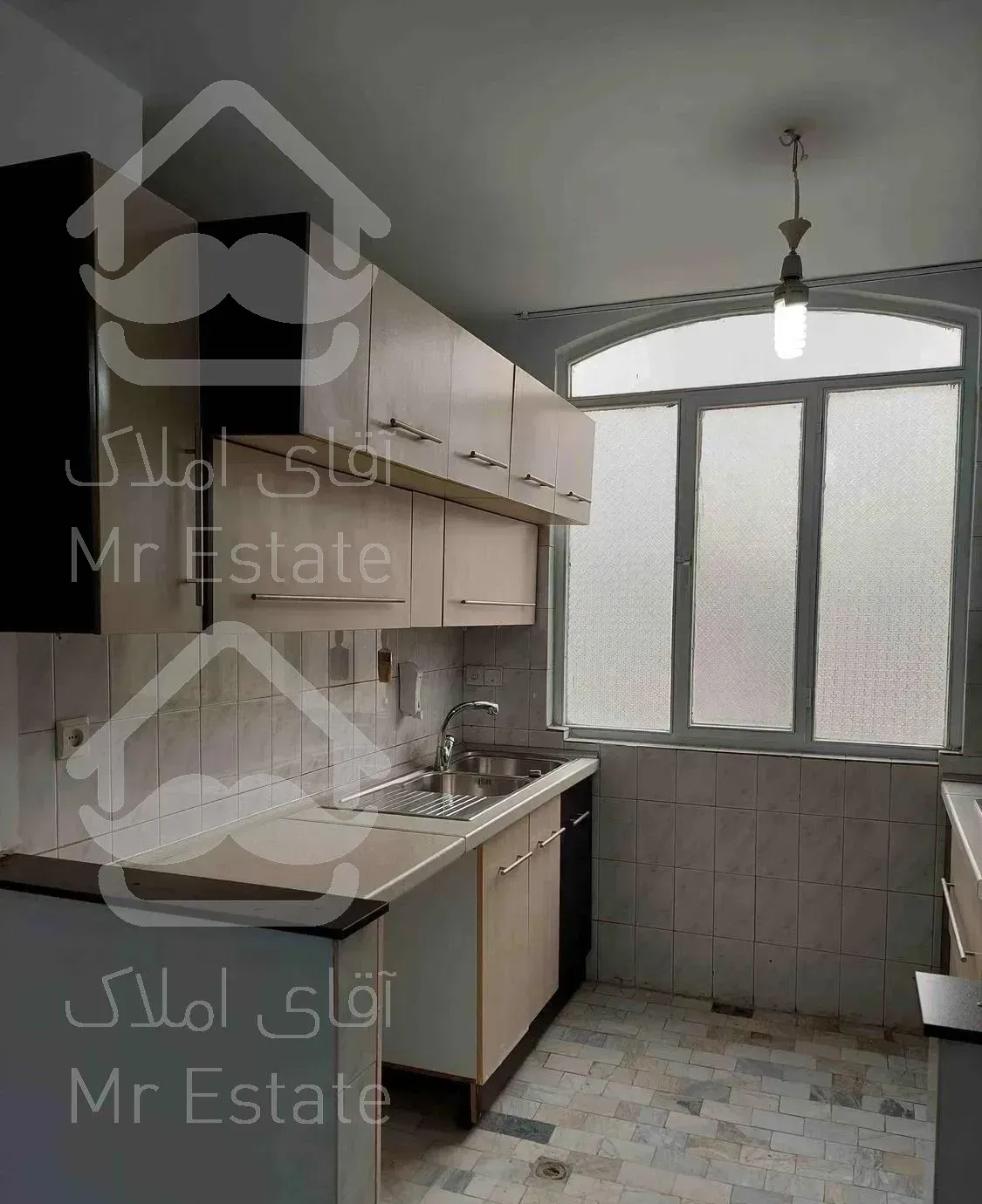 ۴۸ مترآپارتمان تکواحد میدان بروجردی