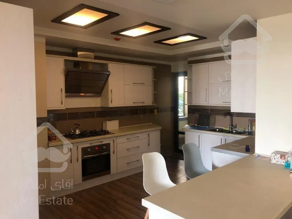 ۳۰۰ متر لوکس نیاوران