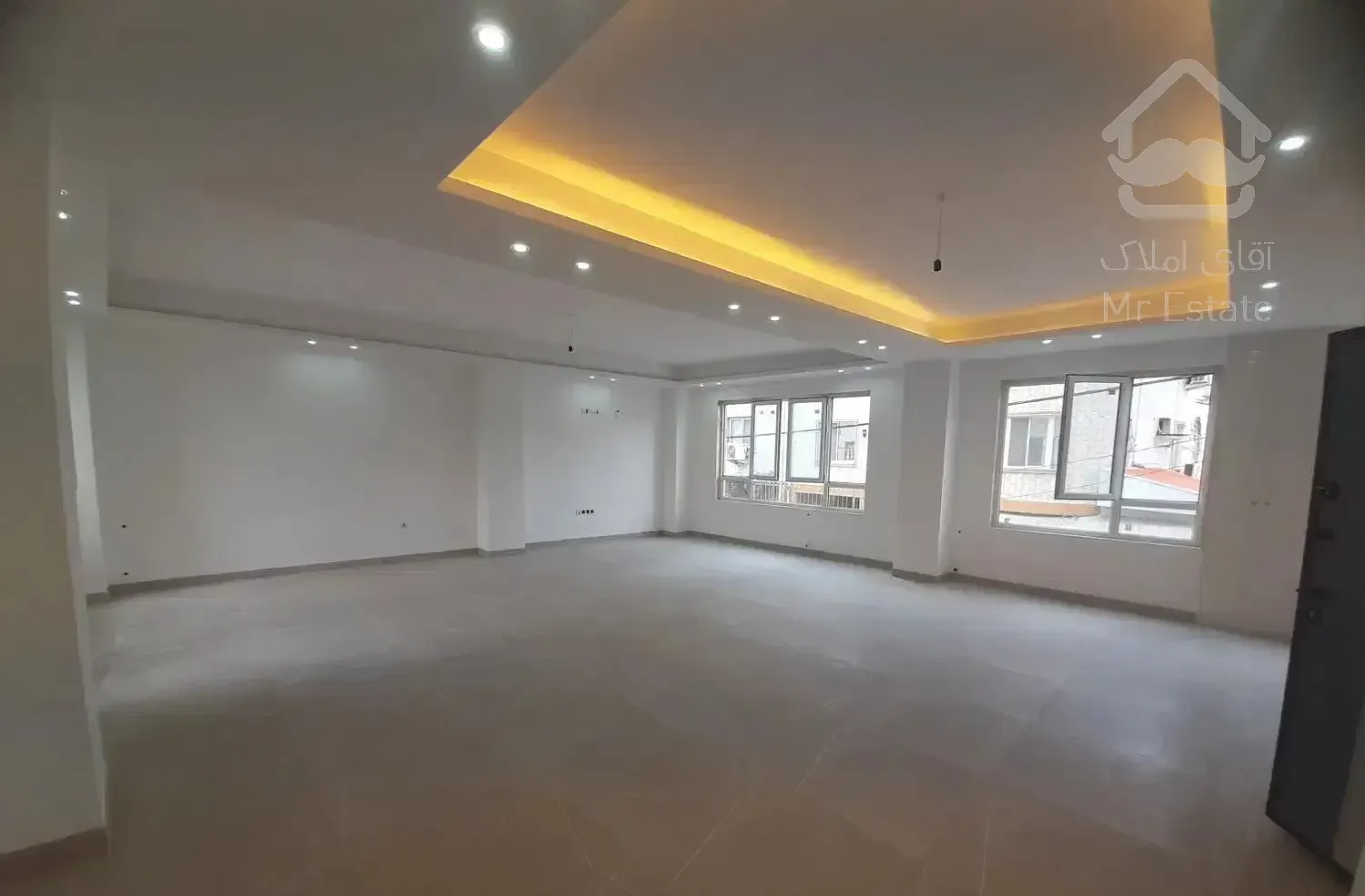 تک واحدی یک قدمی استخر متریال برند