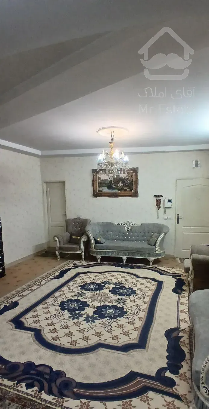 فروش اپارتمان/لوکیشن عالی/برخیابان/شیک تمیز