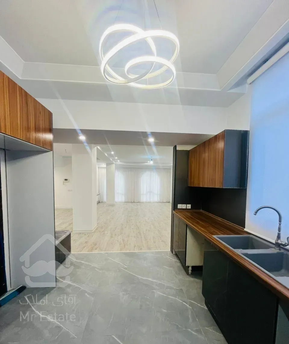 فروش آپارتمان ۱۴۰ متری ۲ خوابه در محمودیه