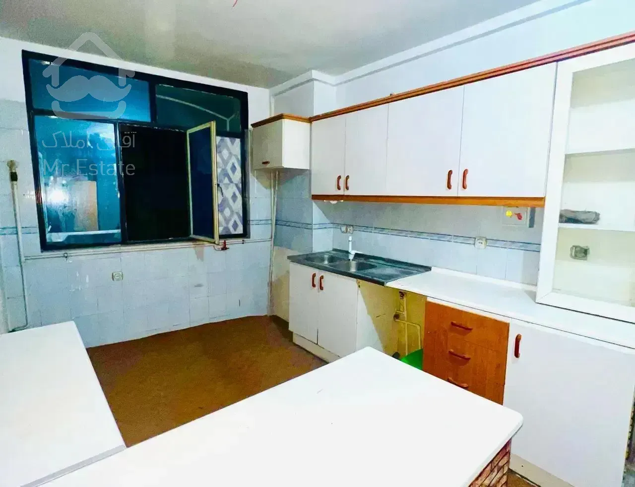 ۶۱متر/ پارکینگ دار/تخلیه/جنب مترو