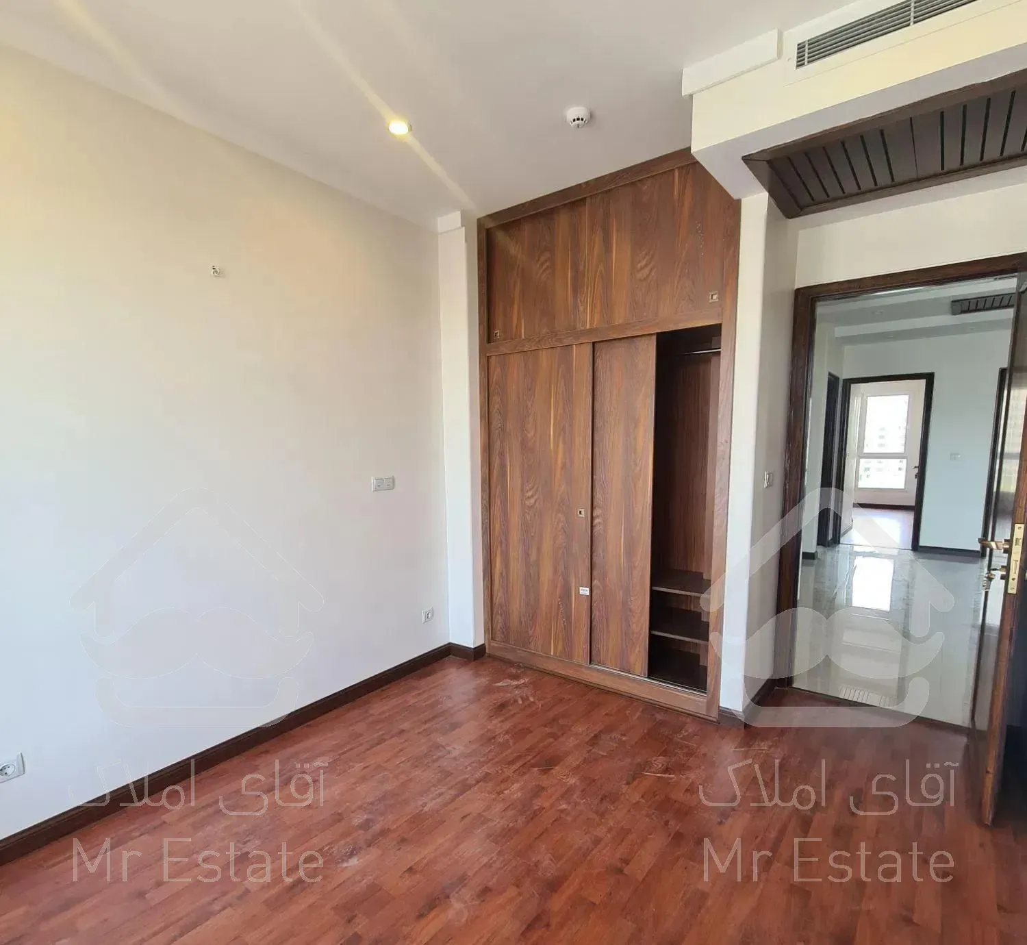 ۱۴۰ متر برج باغ کم واحد