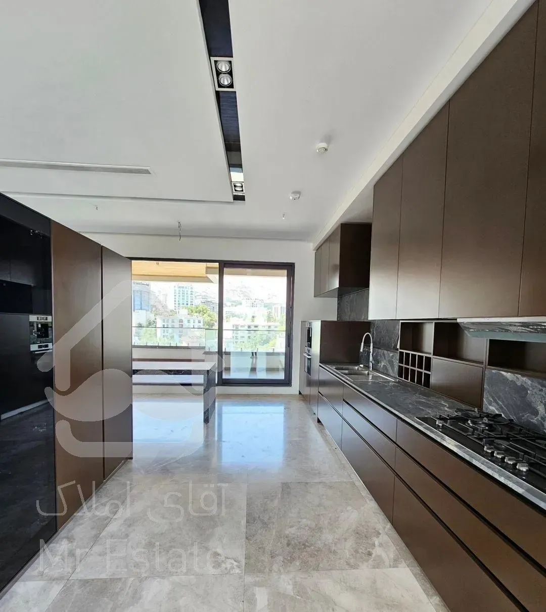 فروش آپارتمان ۲۷۰ متری ویوبدون مشرف / زیرقیمت