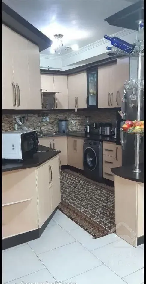 آپارتمان میدان مادر شهرک امید