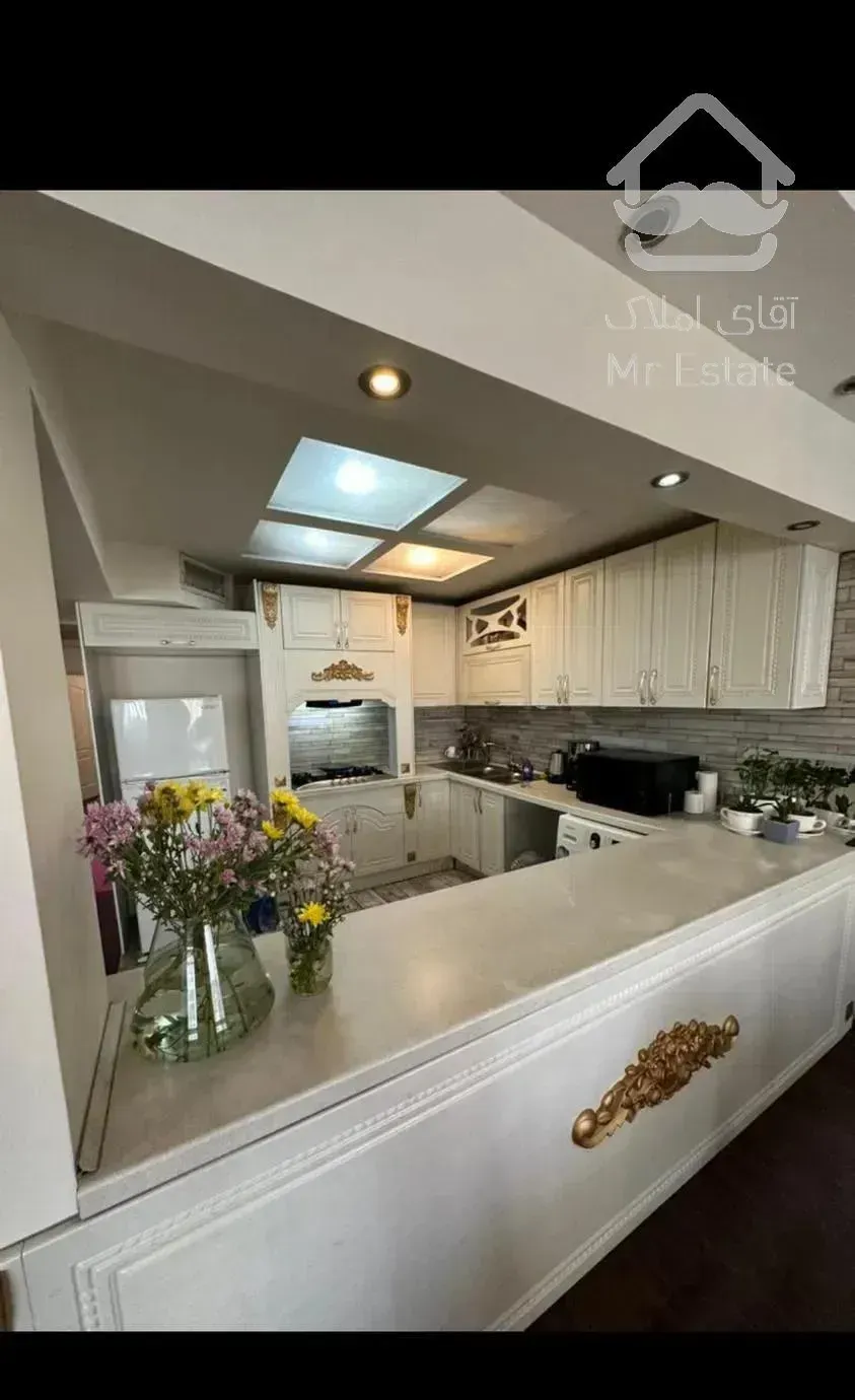 ۱۳۰متر،ونک،خ ونک بسیارتمیزوشیک مستر تازه بازسازی