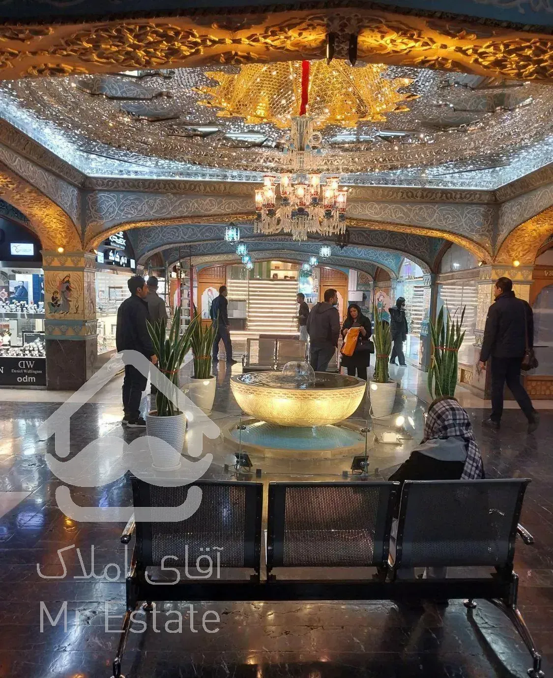 *جردن + ولیعصر+ روبرو پارک ملت* ۱۵ متر کف ۱۴ بالکن