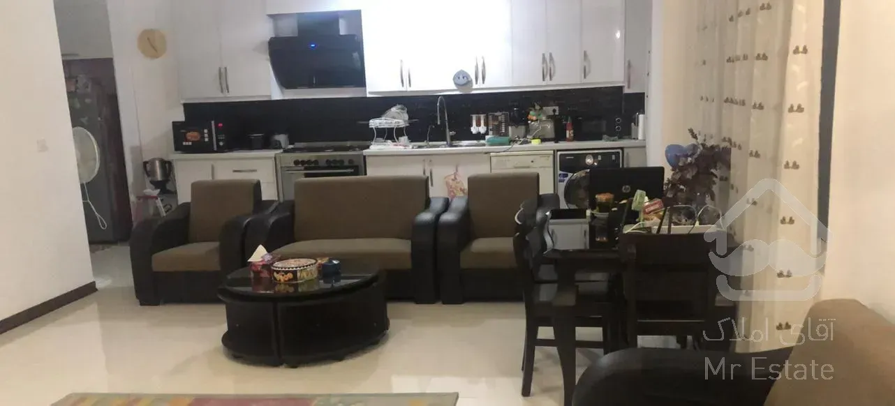 آپارتمان ۱۰۶ متری پر نور ۲ خوابه پارکینگ مسقف