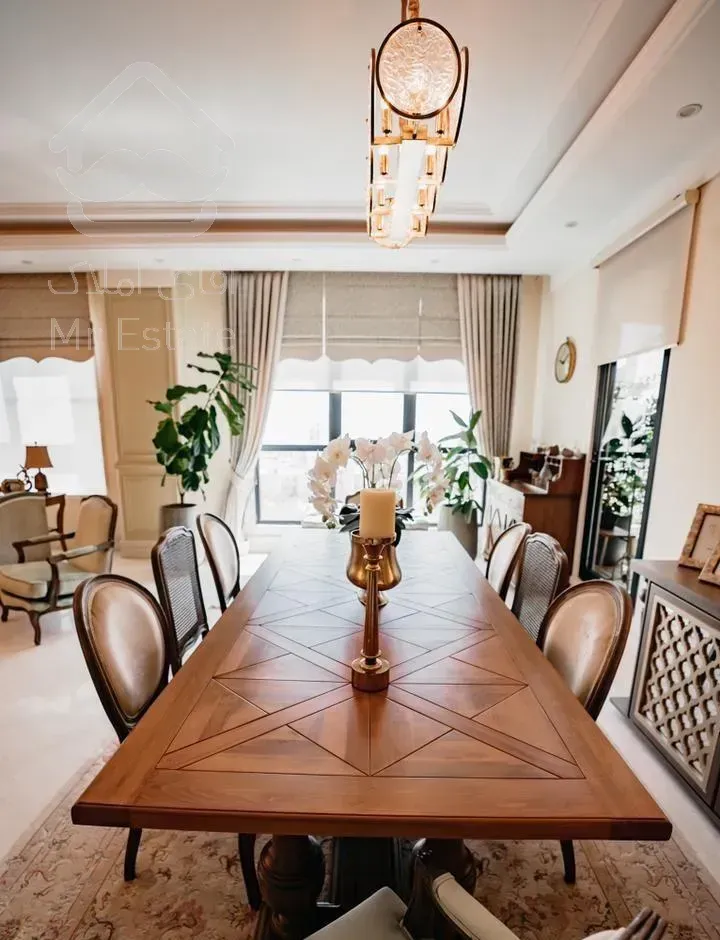 نیاوران/۲۲۰ متر/(فروش به علت مهاجرت)