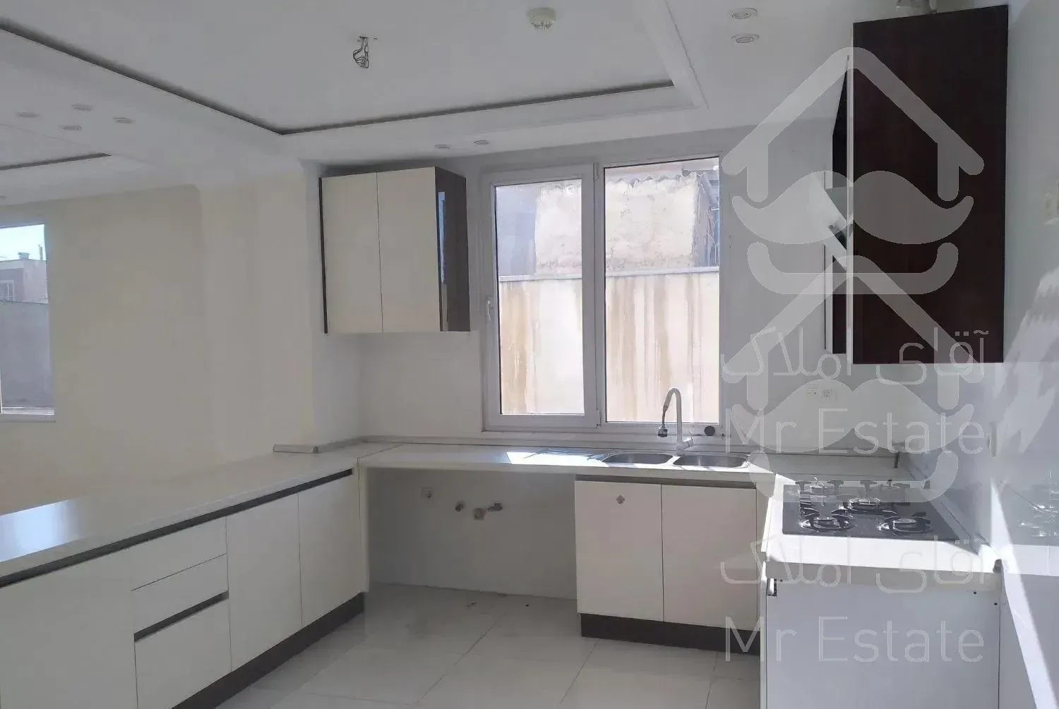 ۱۲۰متر دوخوابه ۵ساله غرق در نور دسترسی  محلی