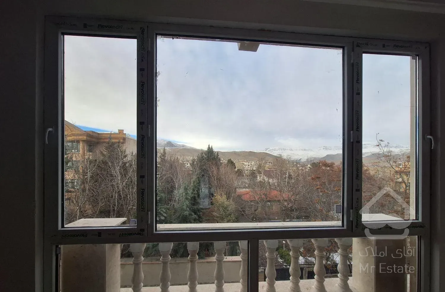 ۱۳۷ متر ۳ خواب تازه تکمیل مرکز شهر