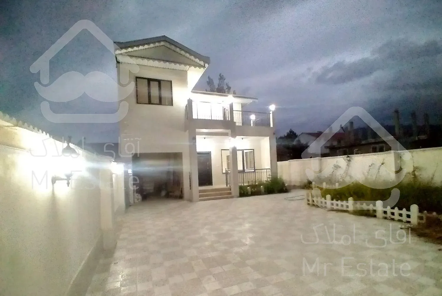 ویلا نوساخت سنددار بر اول جنگل