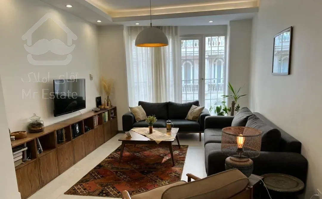 ۹۰ متر ۲ خوابه در گاندی /سالن پرده خور