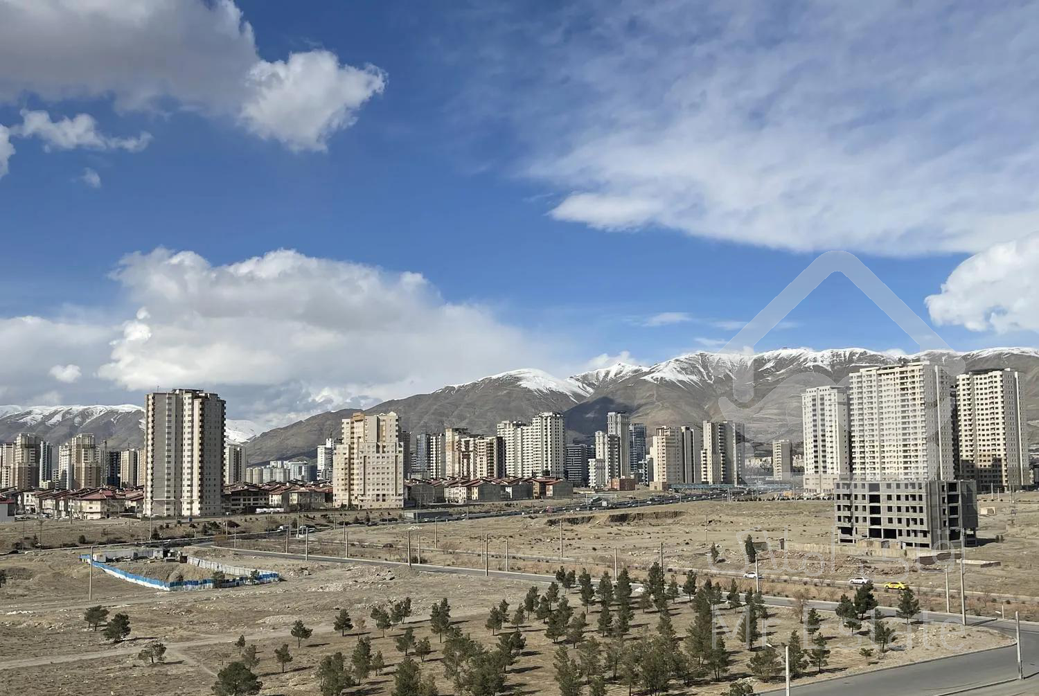 ۱۳۵متر۳خواب برج با ۳تراس قابل چیدمان دهکده/عقاب