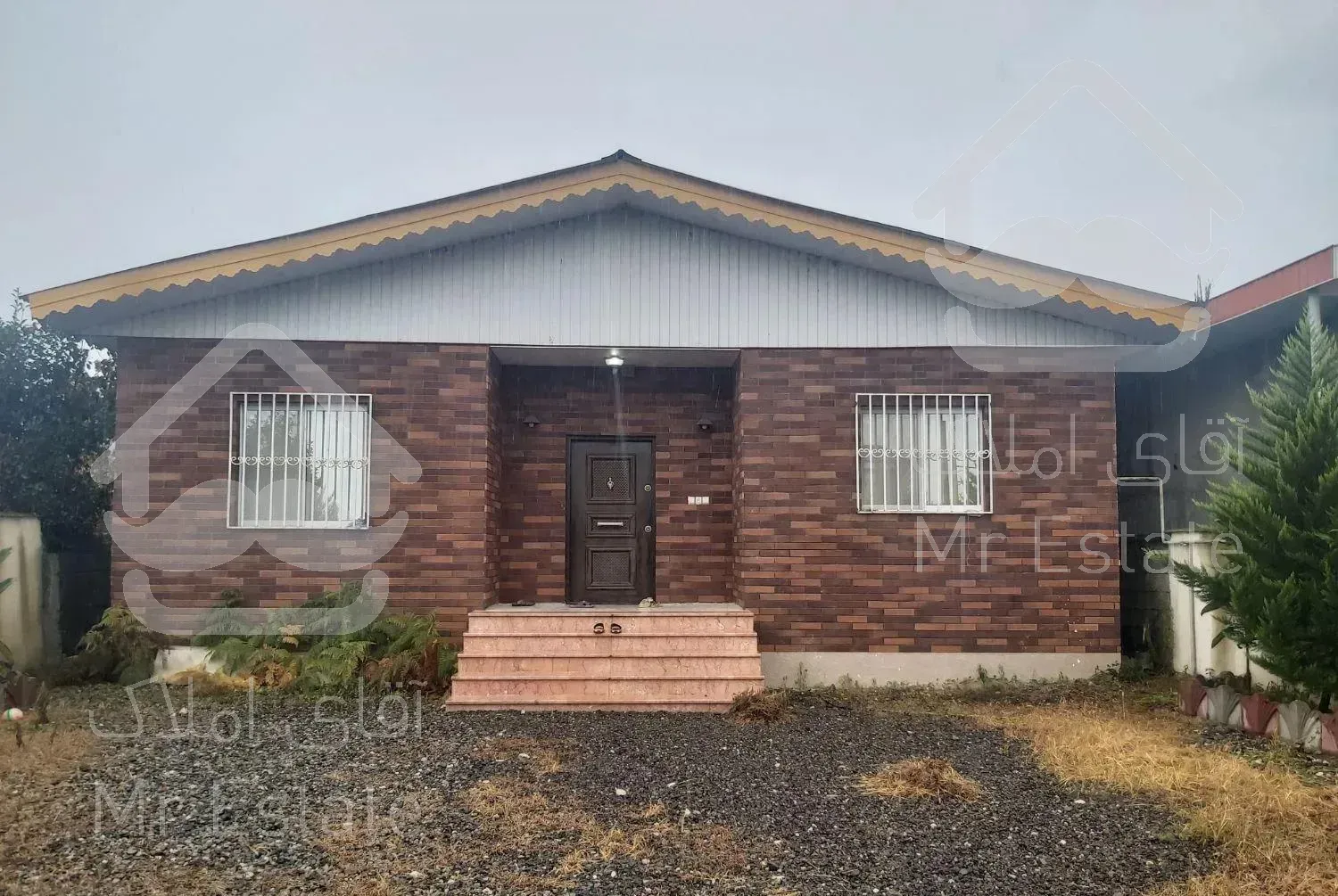 فروش ویلا/ ۳۰۰ متر زمین/۱۰۰ متر بنا