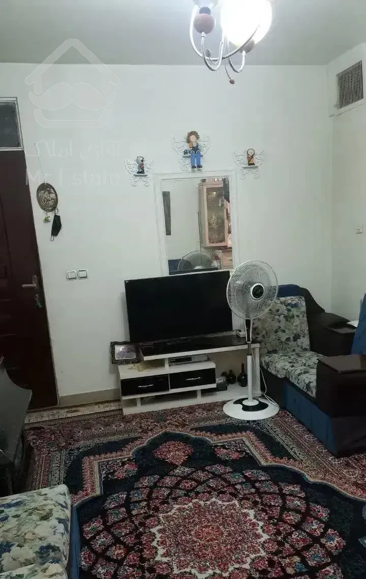 اجاره ۴۰ متر با پارکینگ و انباری، طبقه اول