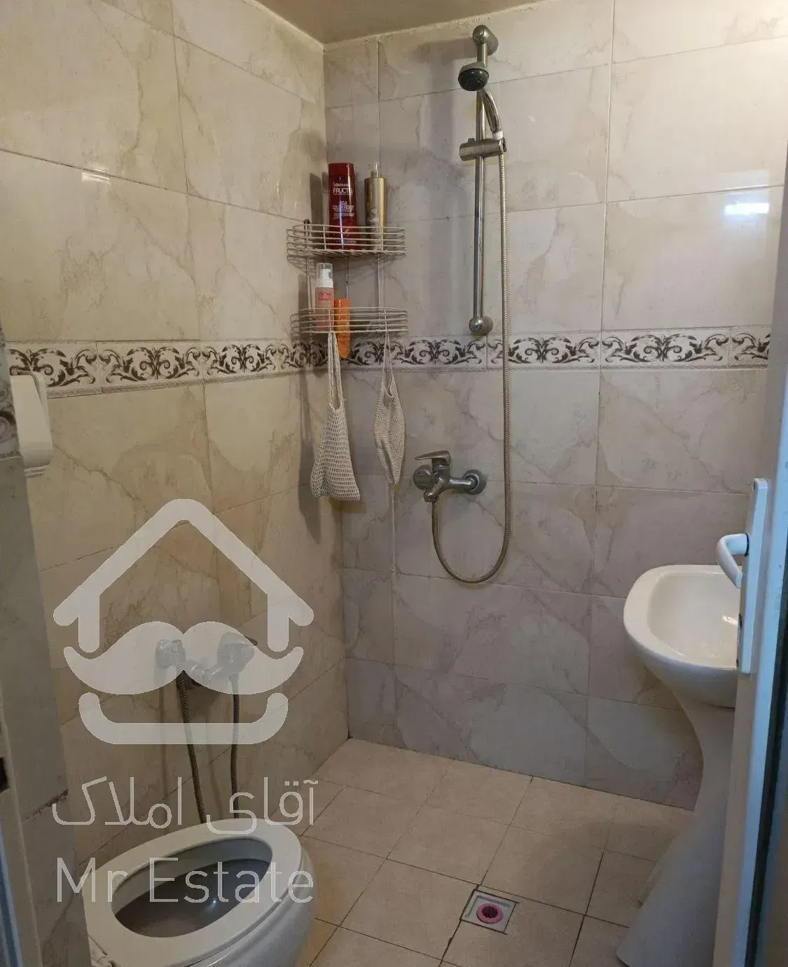 مشاهیر فجر ۱۰۶متر ۲خواب  تکواحدی  حیاط دراختیار