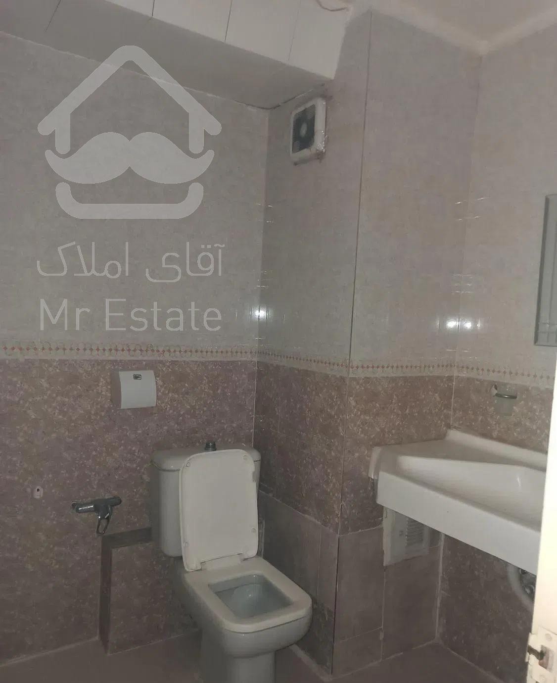 سه خوابه شیک با پارکینگ و انباری