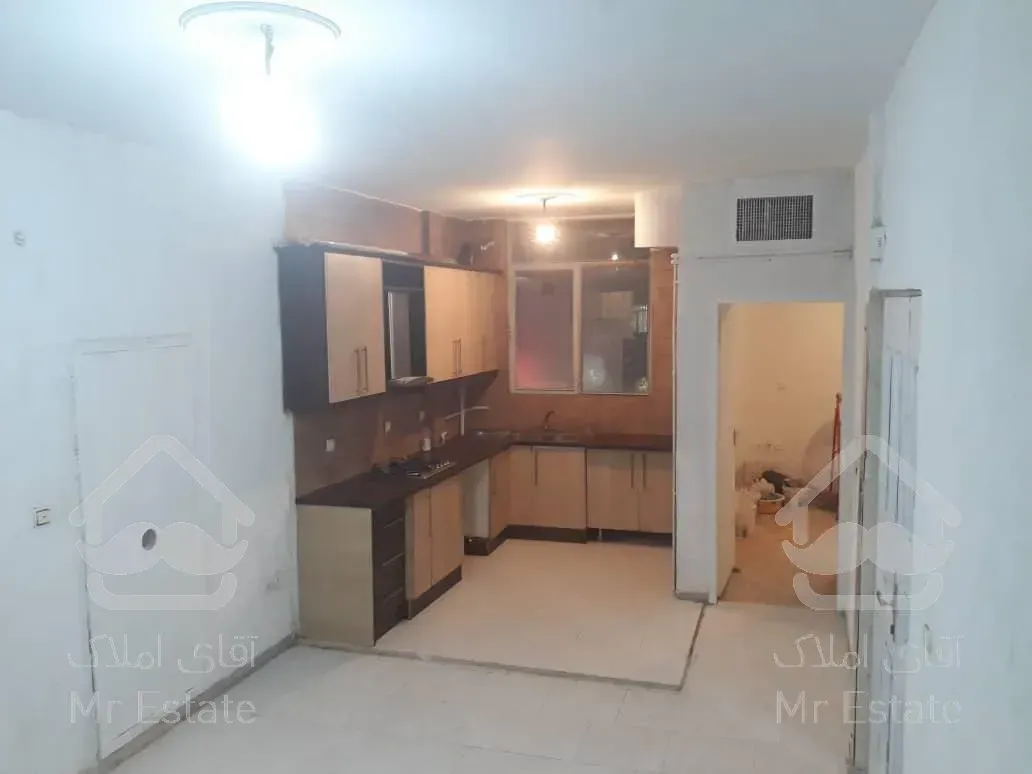 آپارتمان ۵۳ متری ۱ خواب طبقه سوم تک واحد واقع در سپه جیحون