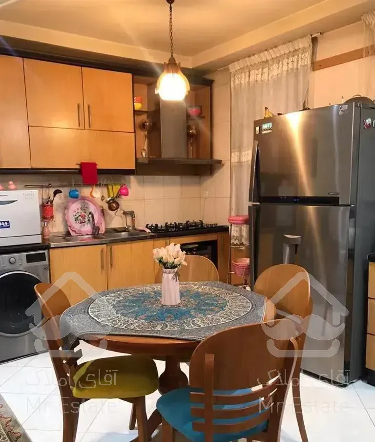 ۶۸ متر / کوی بیمه اکباتان / فول امکانات / غرق نور