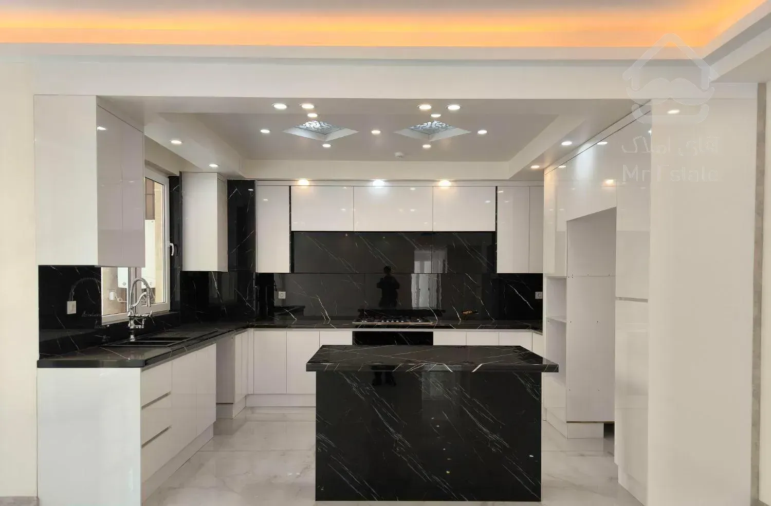 آپارتمان 142 متر * تکواحد * «کلیدنخورده ' غرق نور»