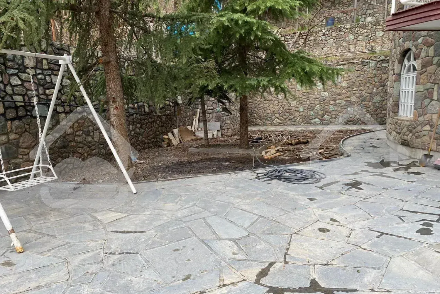 ویلا باغ ۱۵۵۰ متر زمین ۲۲۰ بنا