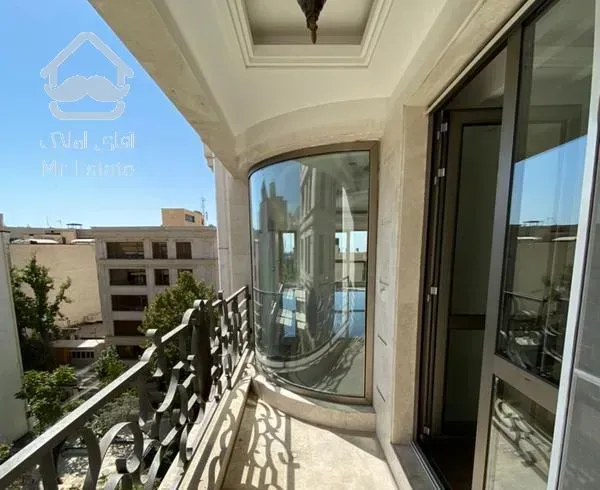 200 متر کامرانیه دو نبش با پنجره قدی