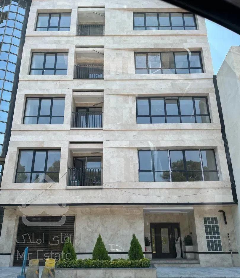 ۱۳۰ متر ۳ خواب ۱۰ واحدی پارک شاهین نوساز