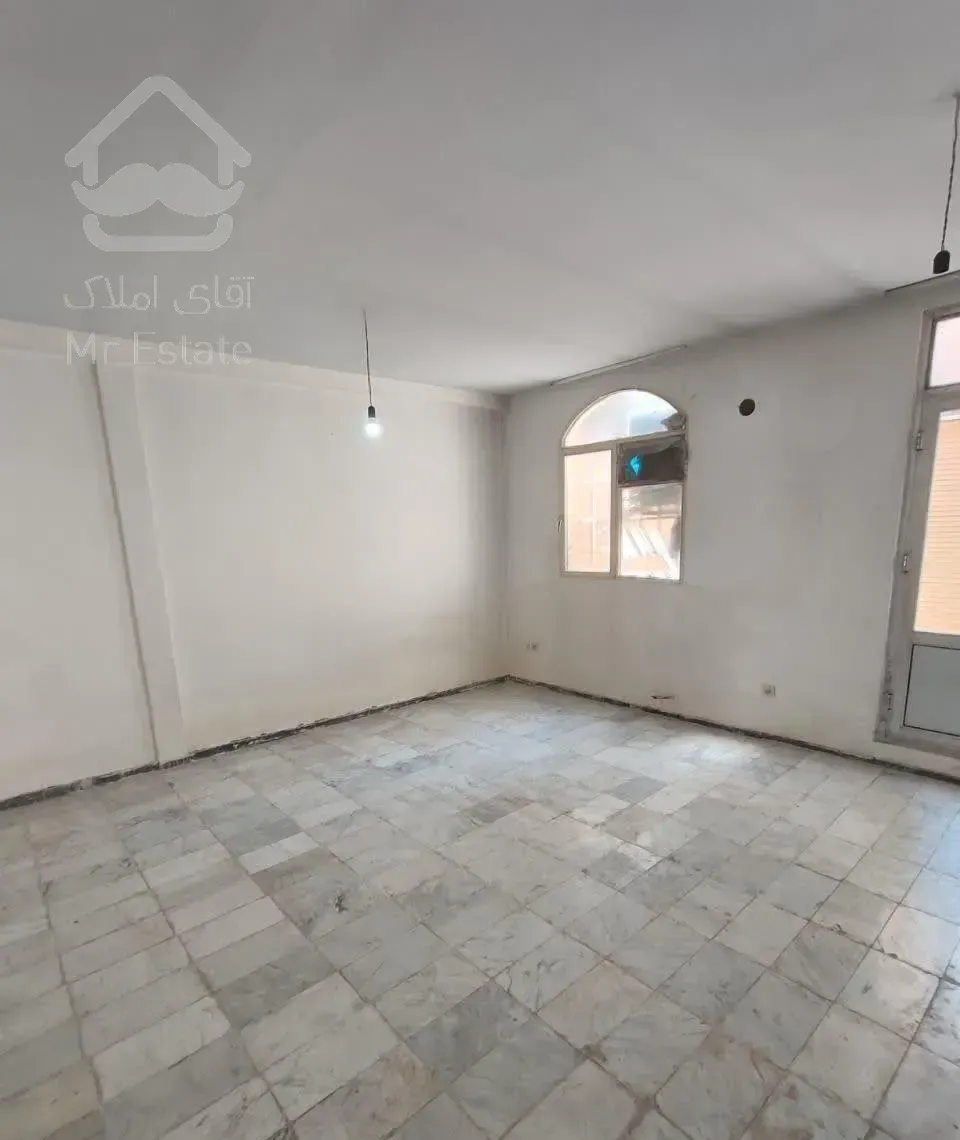 فروش آپارتمان ۵۲ متری ۱ خوابه همکف در تولید دارو