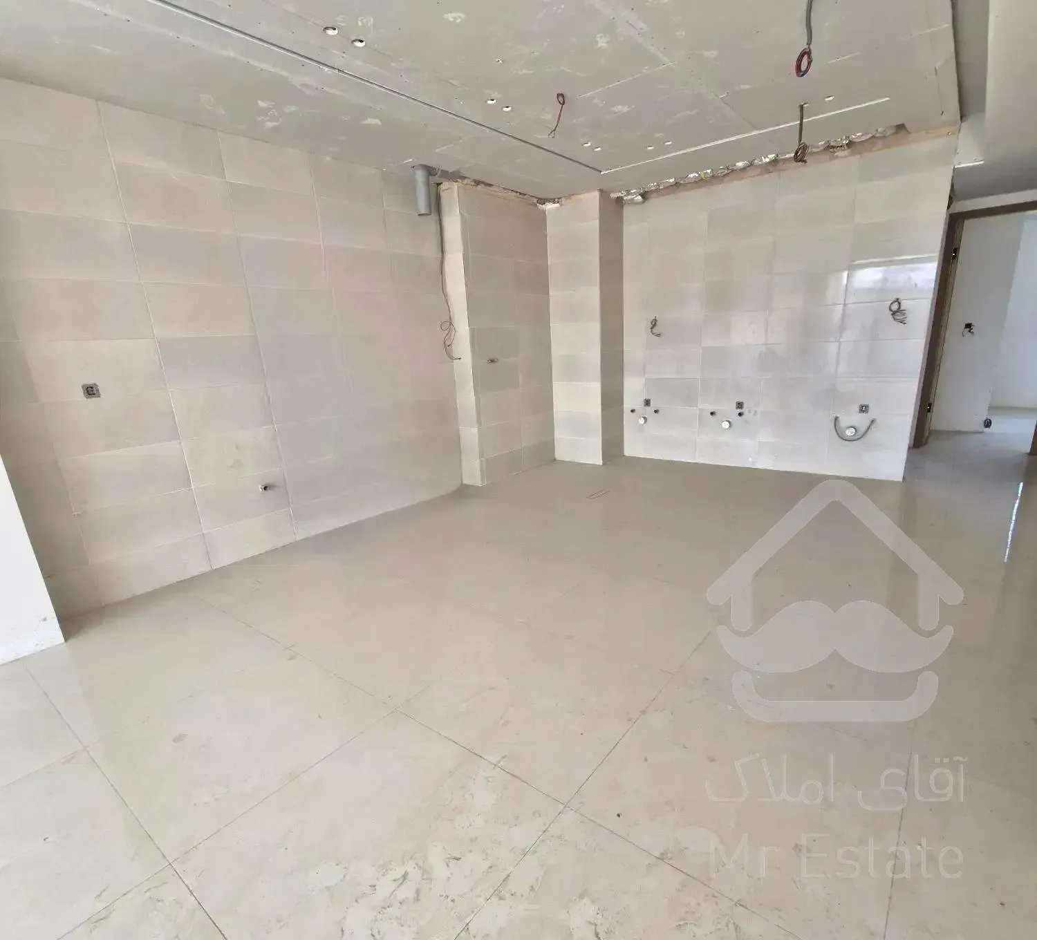 آپارتمان - صفر - 115 متر - طبقه 1 و 4 - شیخ مفید