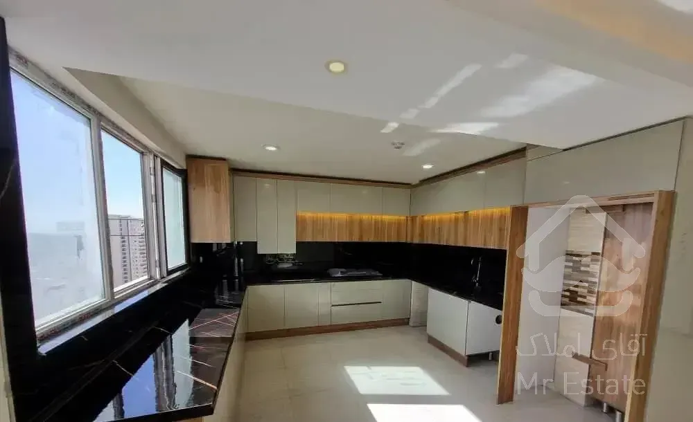 فروش ۱۴۰ متر/ کلید نخورده/ برج ممتاز منطقه/ کوهک